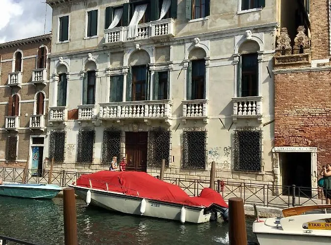 Bed & Breakfast La D'ella