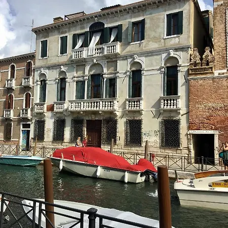 Panzió La D'ella